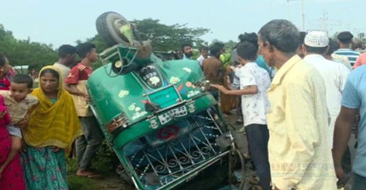 ব্রাহ্মণবাড়িয়ায় মোটরসাইকেল-অটোরিকশা সংঘর্ষে নিহত ৫, আহত ৪